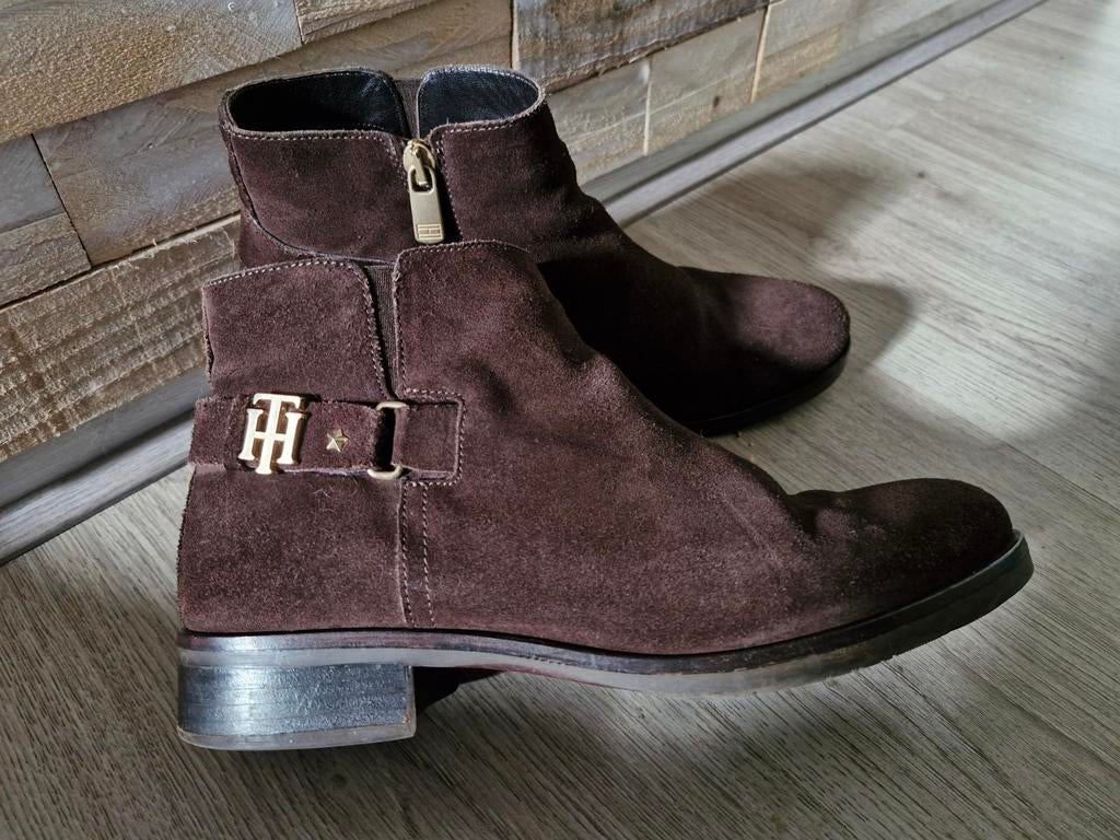 Tommy Hilfiger laarsjes maat 39, Kleding | Dames, Schoenen, Bruin, Lage of Enkellaarzen, Ophalen of Verzenden, Zo goed als nieuw