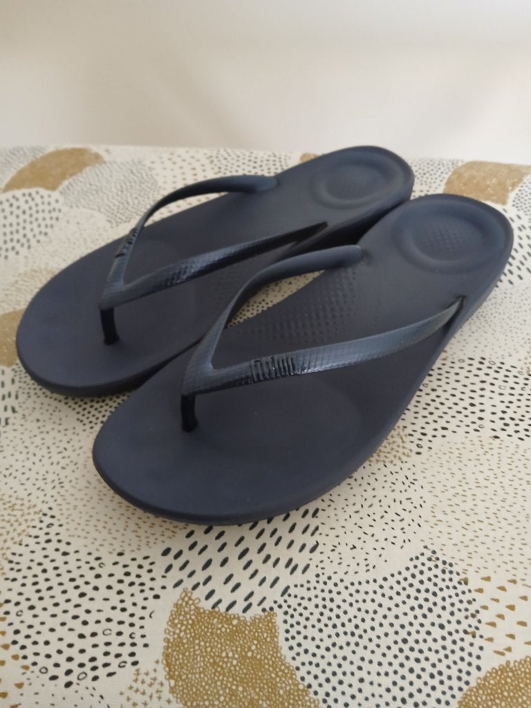 Fitflop teenslippers blauw maat 38, Blauw, Zo goed als nieuw, Fitflop, Ophalen