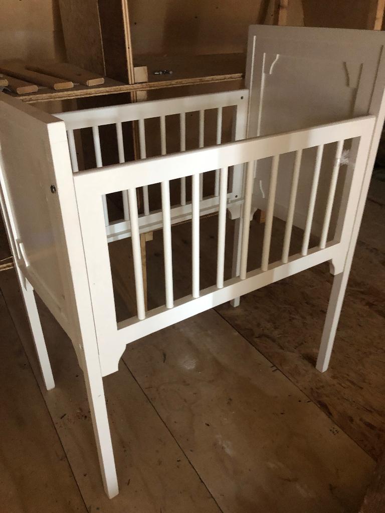 Baby bedje op poten, Ophalen, Gebruikt, Ledikant