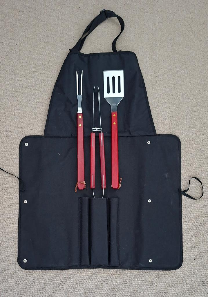BBQ gereedschap set in handige draagtas cq schort, Ophalen of Verzenden, Nieuw, Onbekend