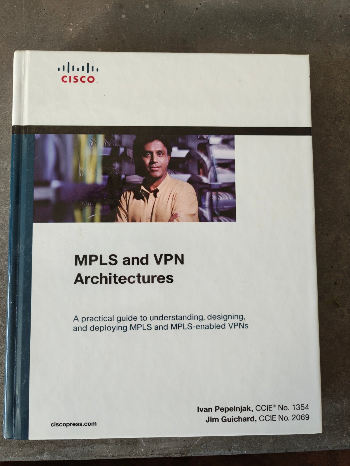 MPLS and VPN Architectures - Cisco Press, Ophalen of Verzenden, Zo goed als nieuw, Vakgebied of Industrie, Ivan Pepelnjak, Jim Guichard