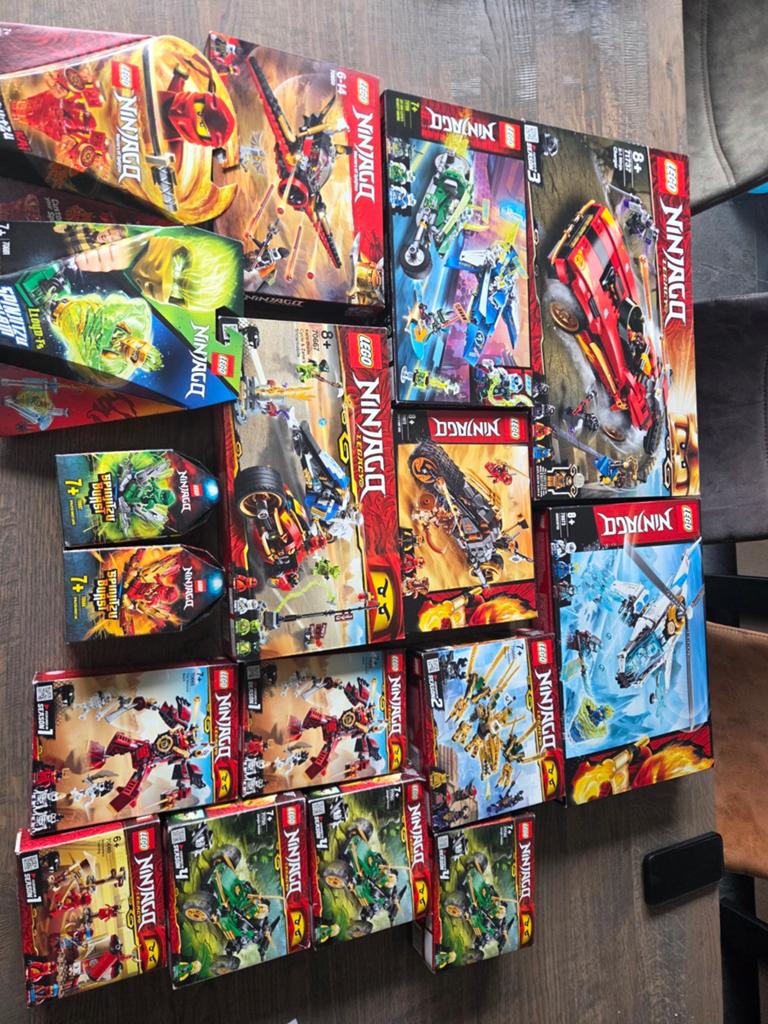 Grote partij lego ninjago met Boekjes en dozen, Ophalen of Verzenden, Zo goed als nieuw