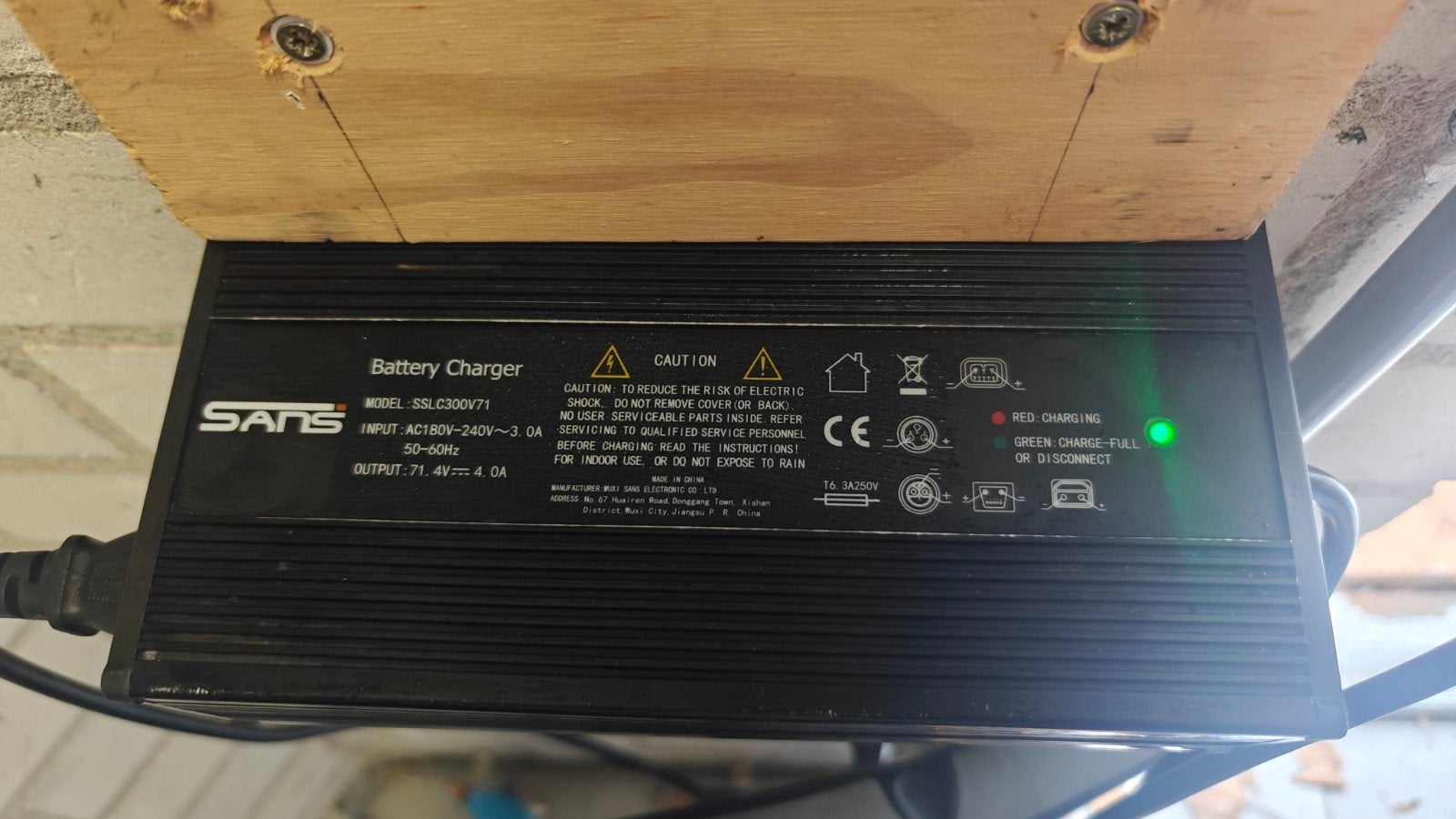 Originele Yadea M6L acculader 71,4V 4A, Ophalen of Verzenden, Gebruikt, Overige typen, Overige merken