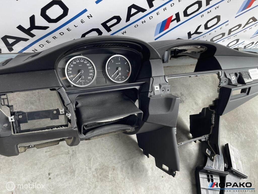 Dashboard met bekerhouder BMW 5 serie E60 E61 - draaisleutel, Auto-onderdelen, Gebruikt, Einsteinlaan 5 rijswijk, Bmw, Ophalen of Verzenden