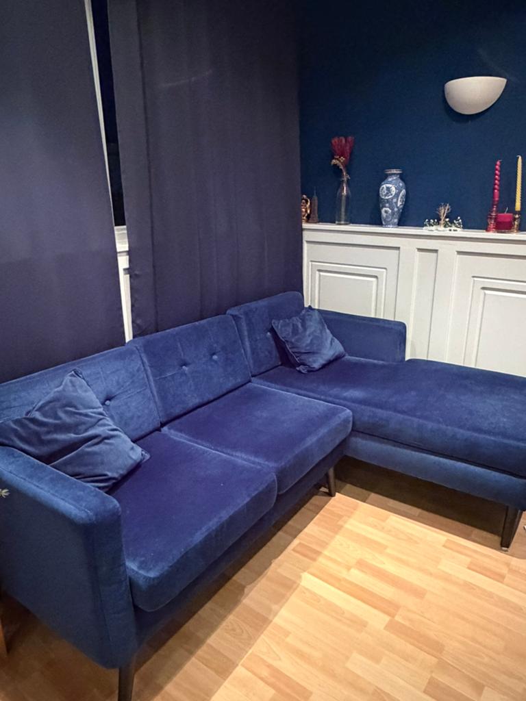 Blauwe velvet bank met ligdeel + 2 sierkussens, Ophalen, Gebruikt
