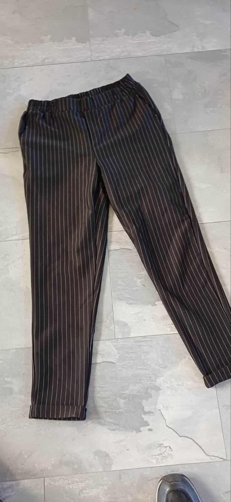 Tka krijtstreep broek van cherry koko maat s taille 36 cm, Zwart, Ophalen of Verzenden, Zo goed als nieuw, Maat 36 (S)