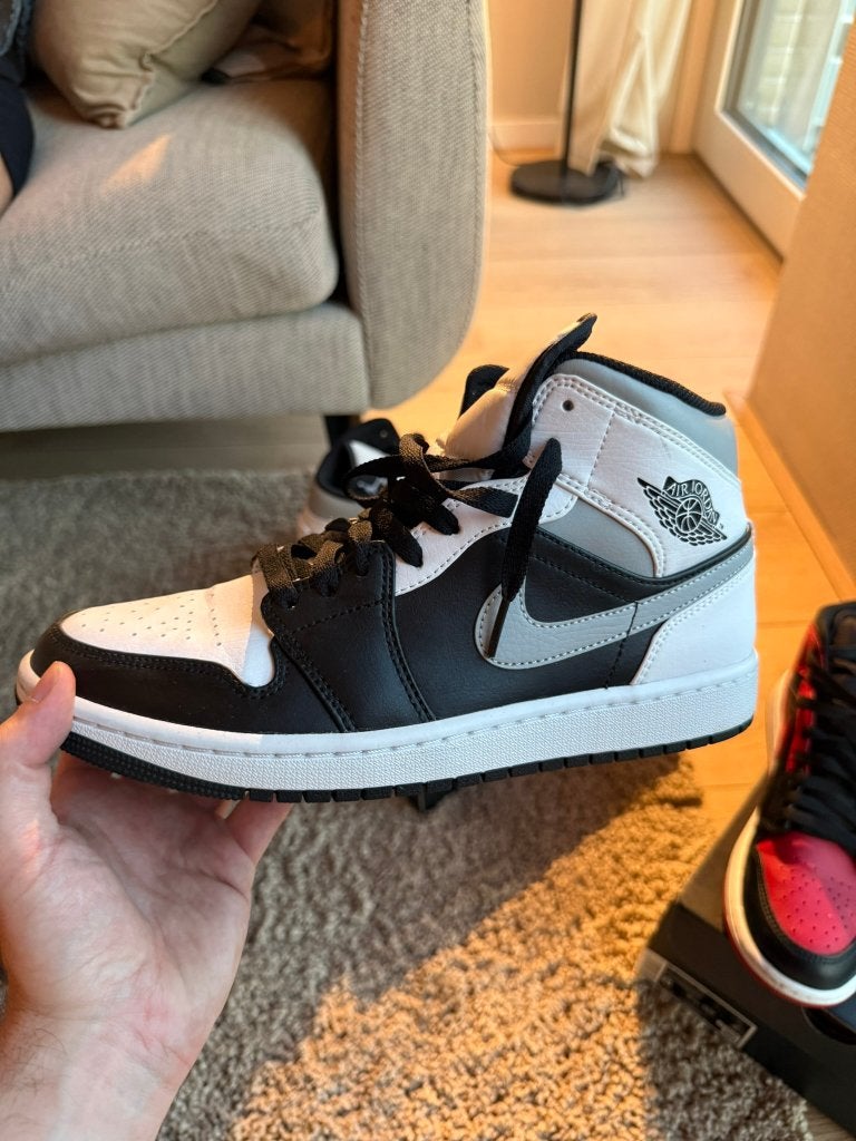 Air Jordan 1 Mid Panda (zwart/wit colorway), Overige kleuren, Nike, Ophalen of Verzenden, Sneakers of Gympen