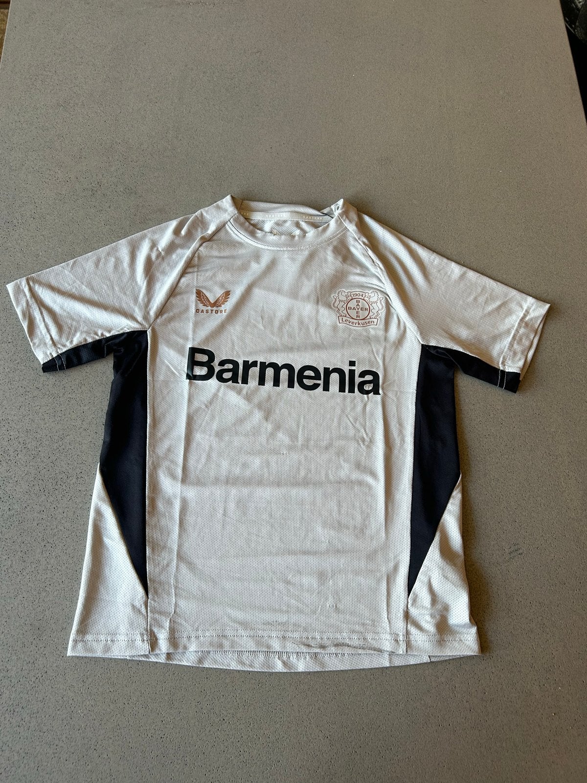 Bayer Leverkusen shirt maat 146 nieuw met prijskaartje, Ophalen of Verzenden, Nieuw, Jongen of Meisje, Sport- of Zwemkleding