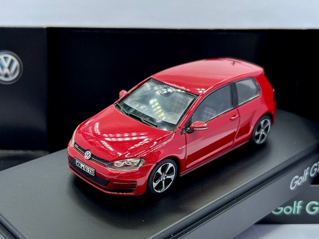 1:43 Volkswagen golf 7  GTI, Hobby en Vrije tijd, Modelauto's | 1:43, Ophalen of Verzenden, Zo goed als nieuw, Auto, Overige merken