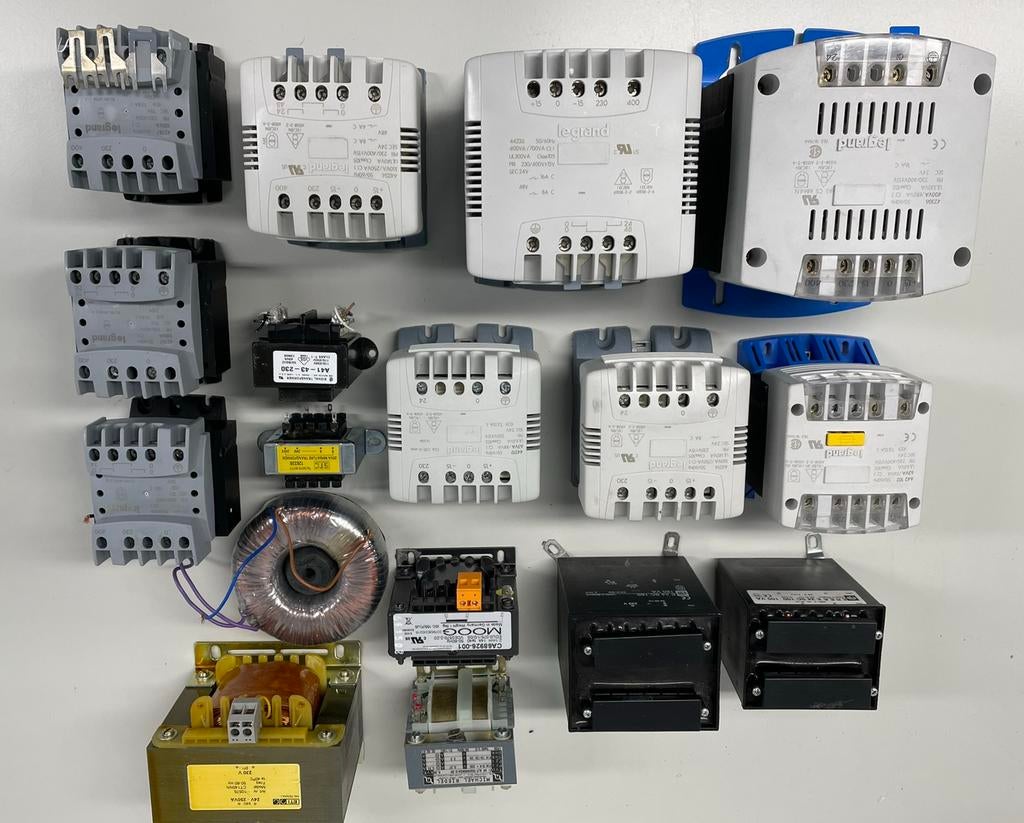 Diverse trafo transformator AC voeding Legrand transformator, Hobby en Vrije tijd, Elektronica-componenten, Ophalen of Verzenden
