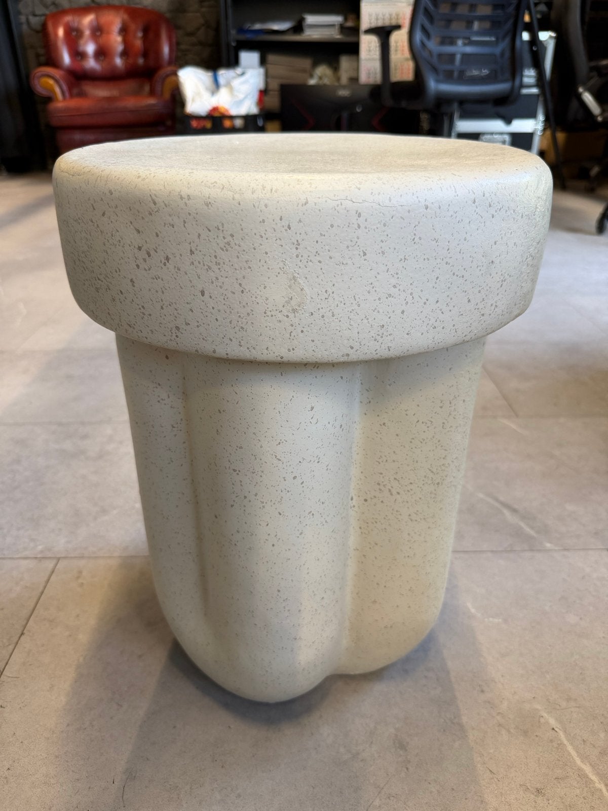 2x Bijzettafel/plantenstandaard/nachtkastje met uniek design, Overige materialen, Minder dan 55 cm, Rond, Zo goed als nieuw