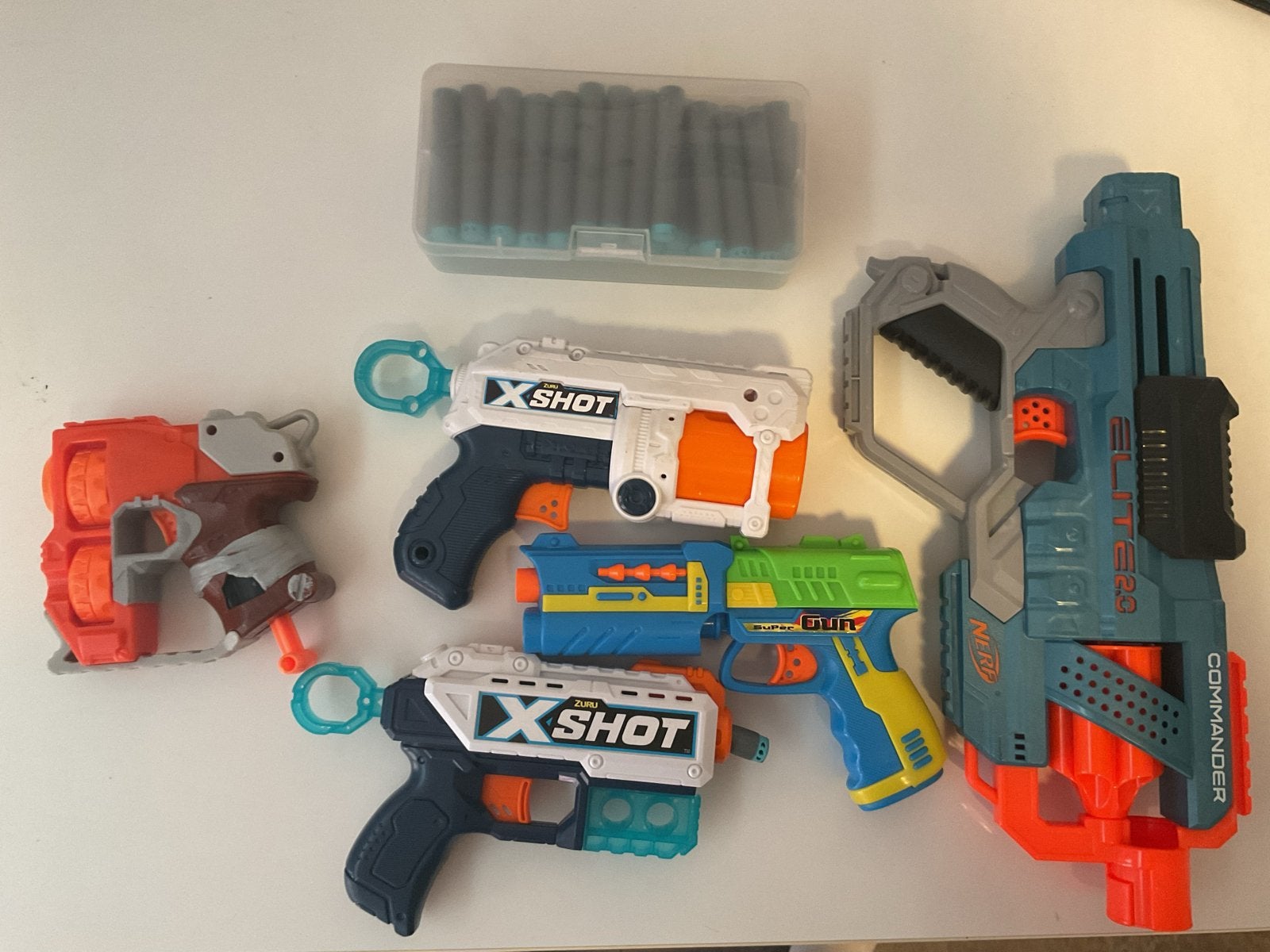 Nerf en X-Shot Blasters met munitie en Marvel boek, Ophalen of Verzenden, Gebruikt