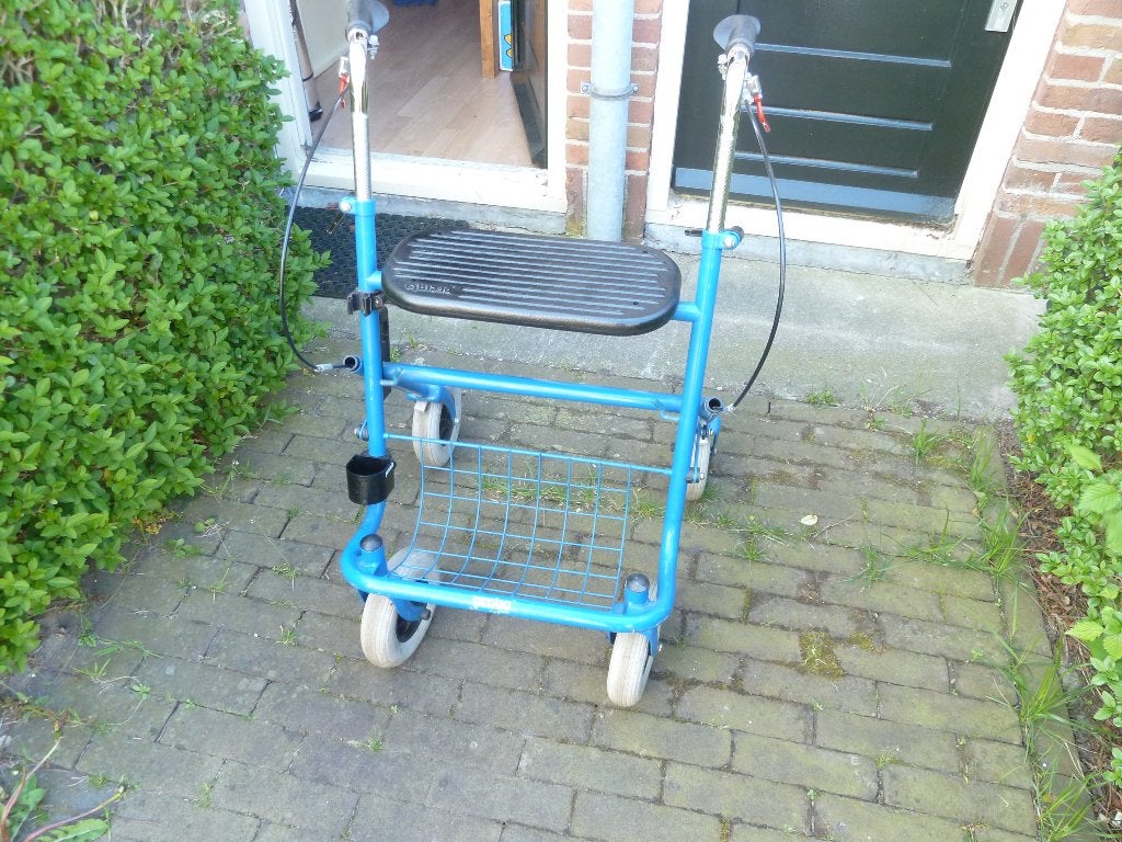 Rollator Premis provo compleet in nette staat, Diversen, Rollators, Ophalen, Opvouwbaar, Zo goed als nieuw