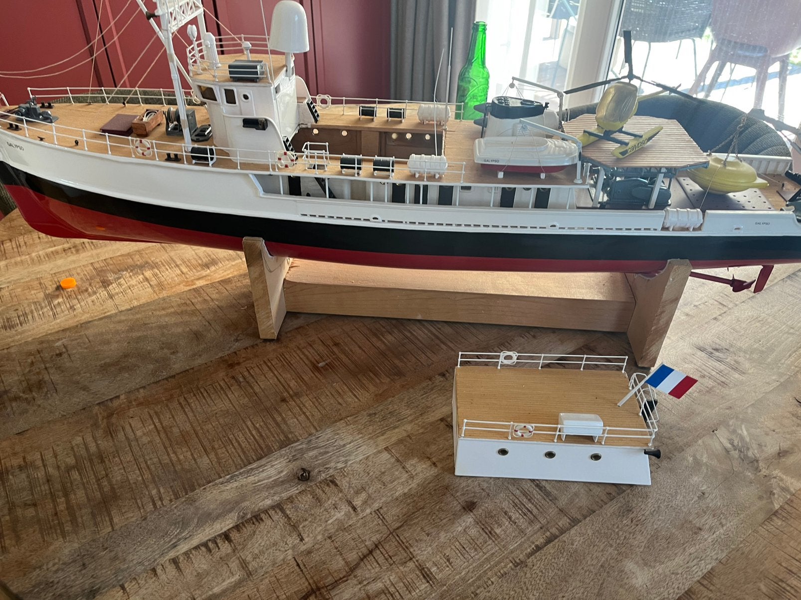 Modelboot Galypso met “inhoud”, Ophalen, Gebruikt