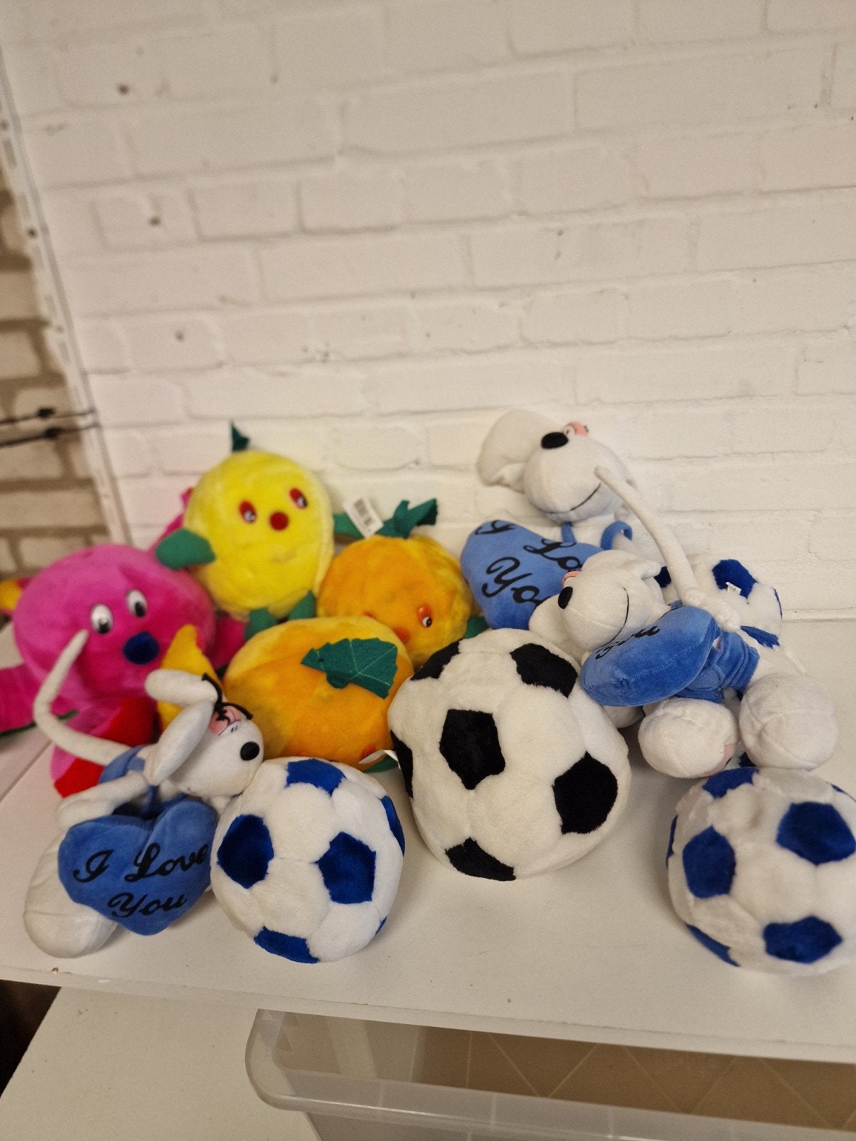 Grote bak vol nieuwe knuffels: groot en heel veel kleintjes, Kinderen en Baby's, Speelgoed | Knuffels en Pluche, Gebruikt, Overige typen