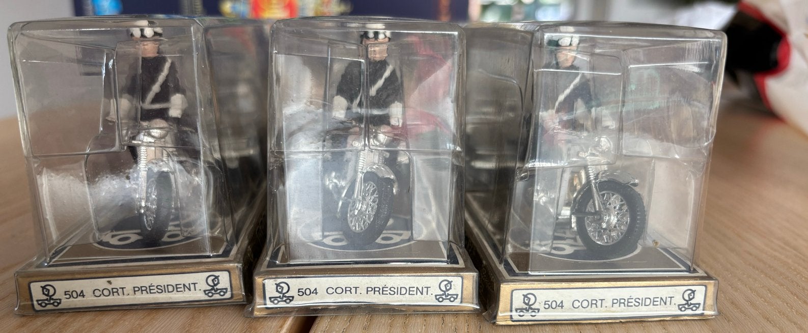 Norev 504 Cort. Président modelauto's met motorbegeleiding, Overige merken, Auto, 1:32 tot 1:50, Nieuw