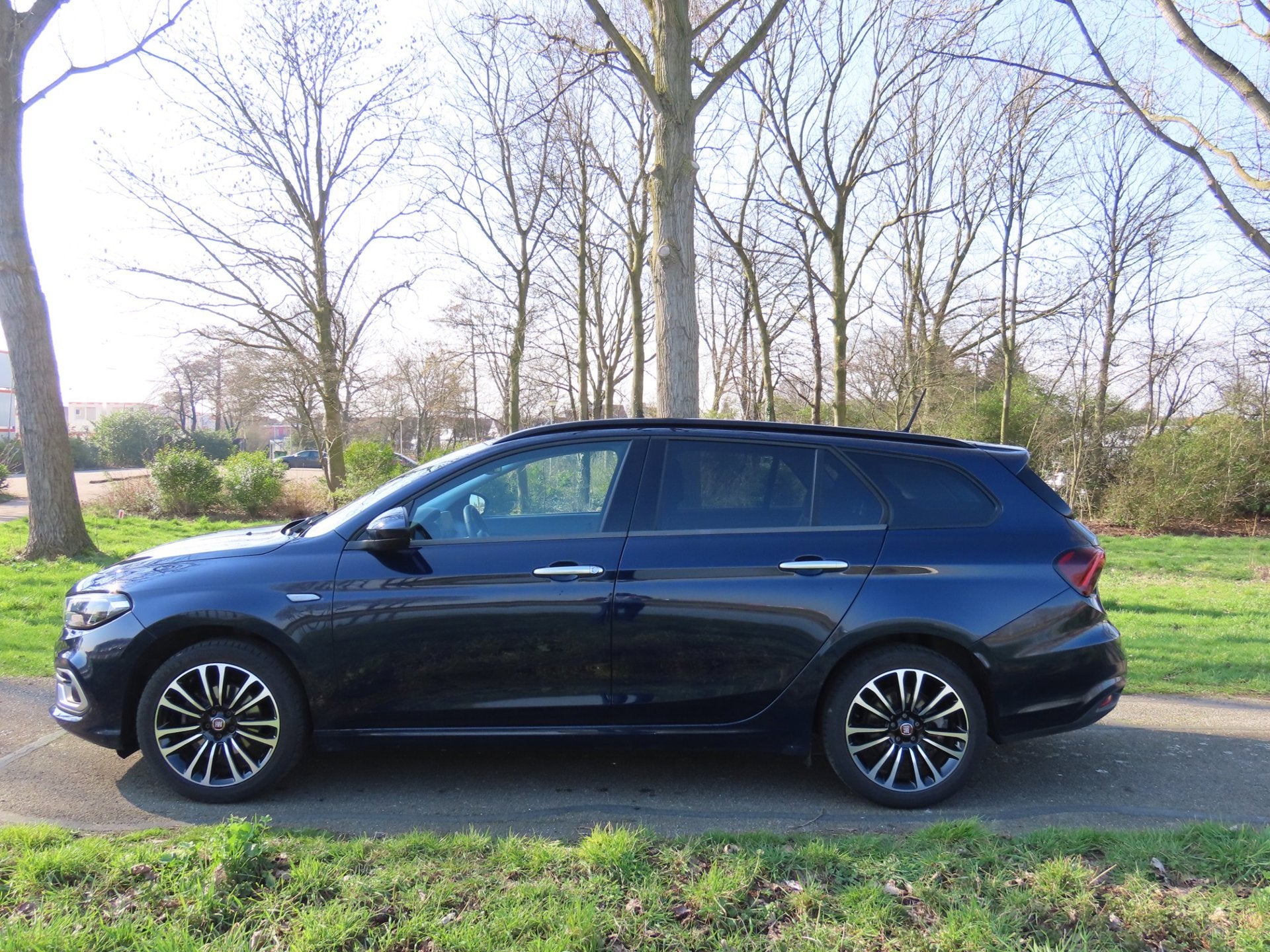 Fiat Tipo Stationwagon 1.0 Life, Auto's, Voorwielaandrijving, Dealer onderhouden, Stof, Gebruikt