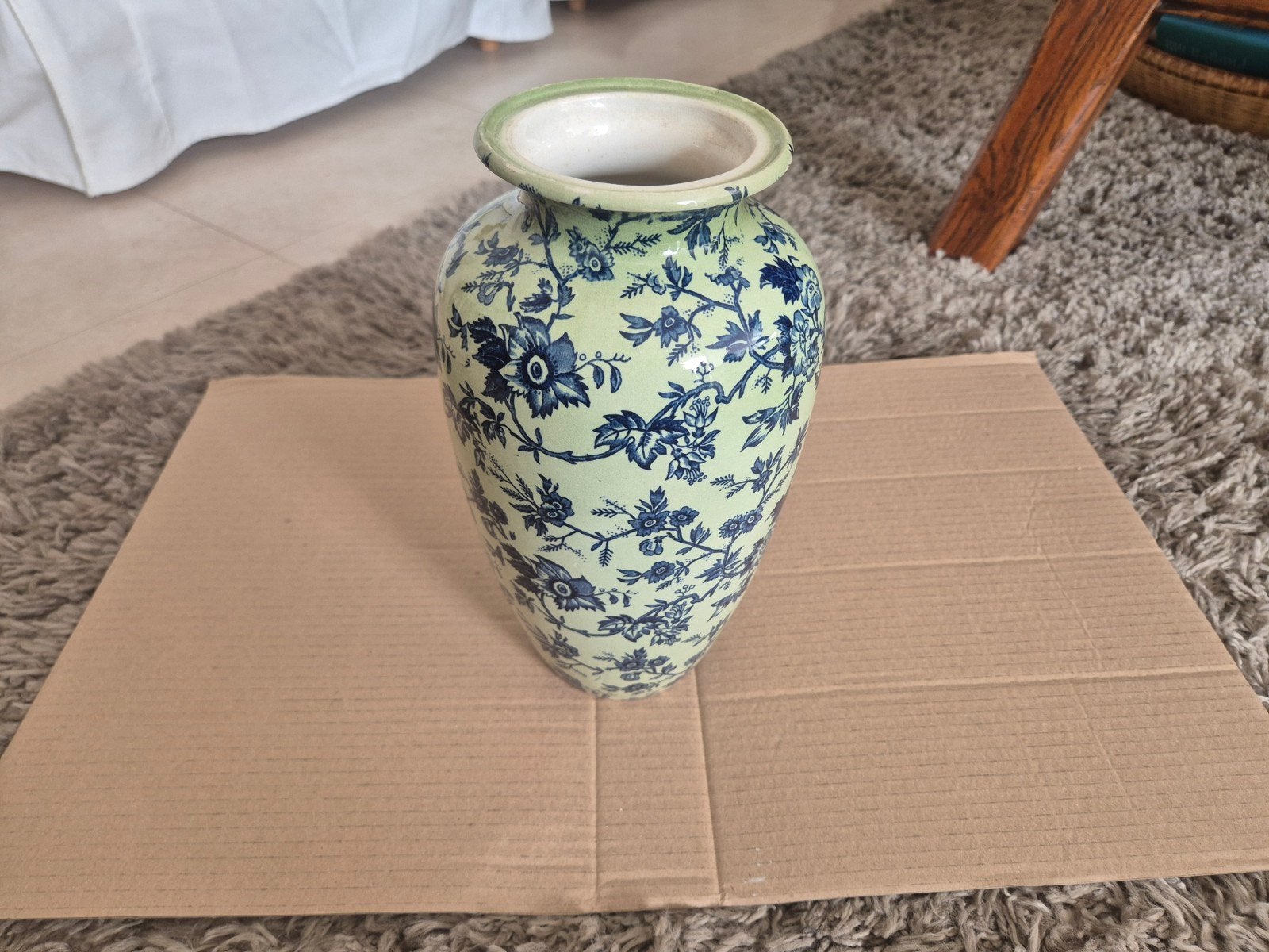 Antieke Maastrichtse aardewerk vaas, bloemmotief 26cm hoog, Antiek en Kunst, Ophalen of Verzenden