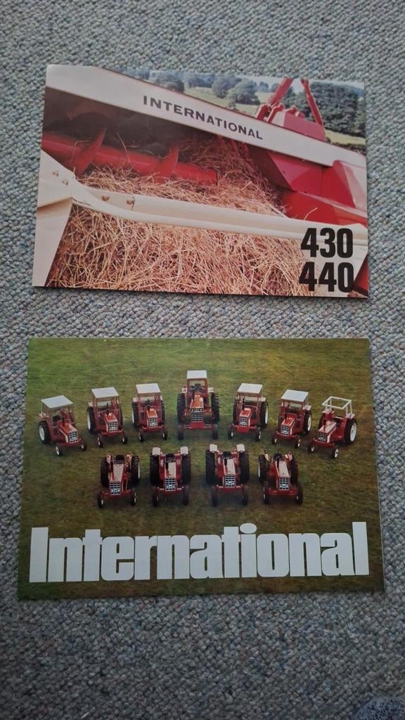 International Tractoren en Balenpersen Brochures, Ophalen of Verzenden, Gelezen, Algemeen, International Harvester