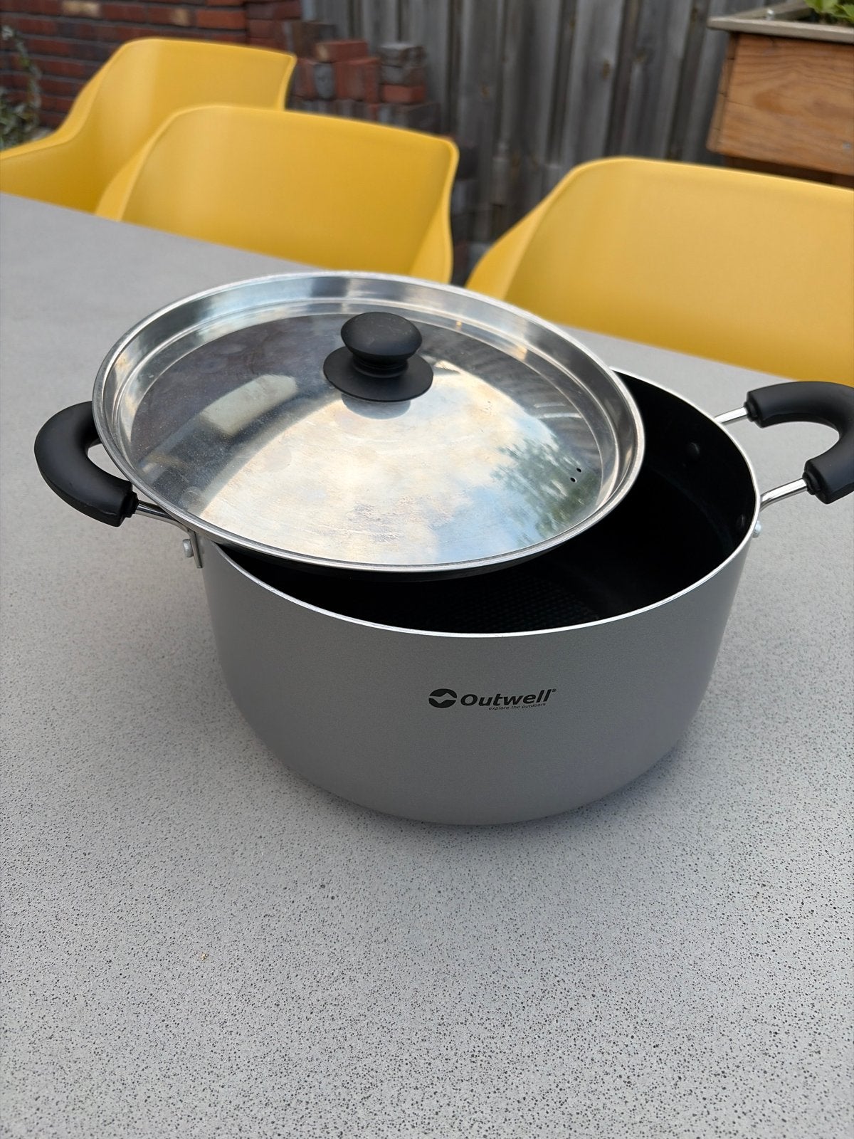 Outwell Kookpan met Deksel - Ideaal voor Camping, Ophalen, Antiaanbaklaag, Aluminium, Zo goed als nieuw