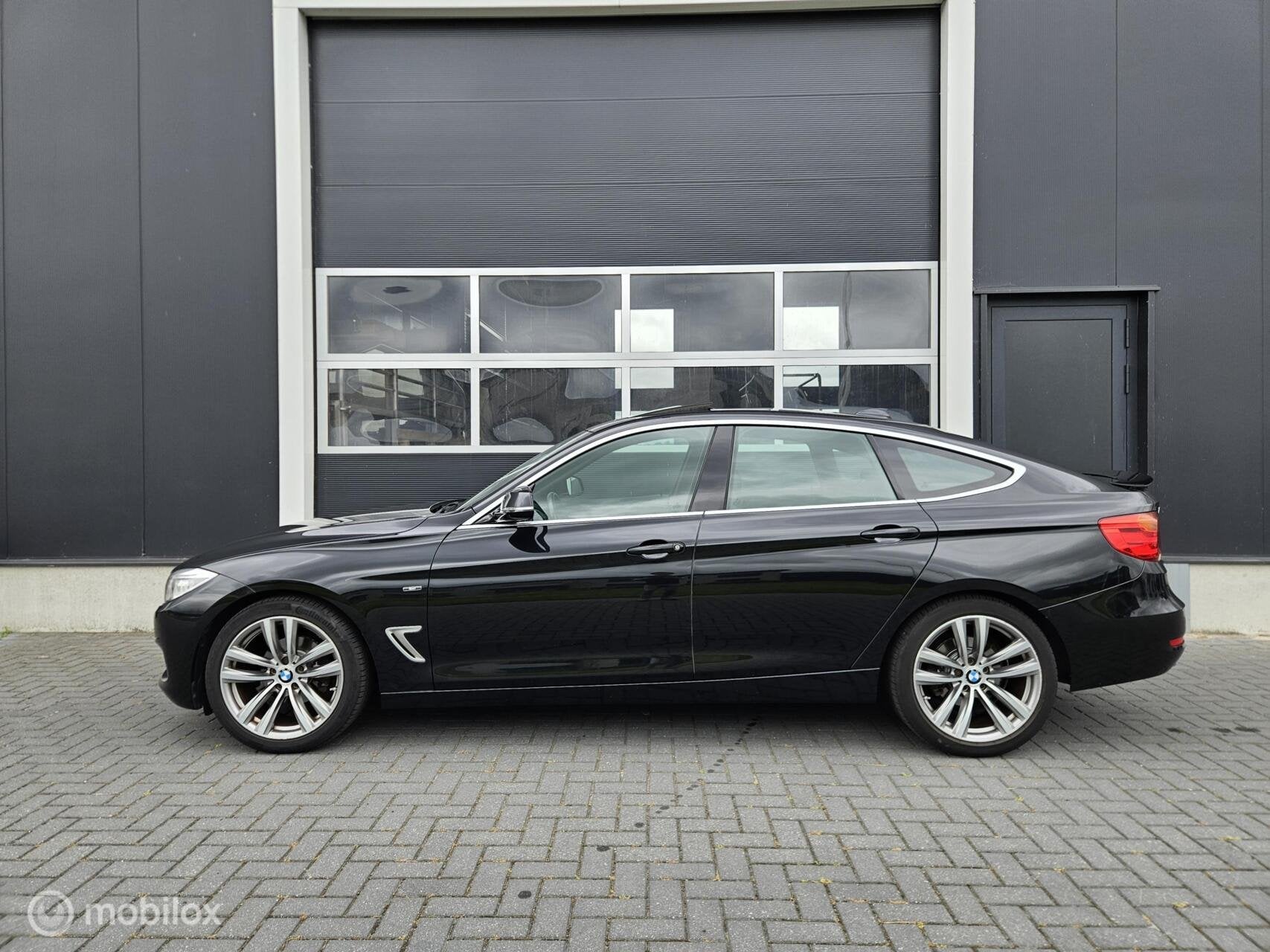 BMW 3 Serie 320i GT Sport Line Automaat |2e eig. | Dealer on, Automaat, Dealer onderhouden, Achterwielaandrijving, Gebruikt