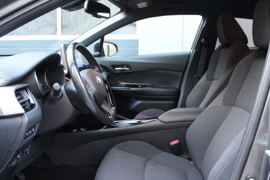 Toyota C-HR Hybrid Team D / Adap. Cruise / PDC / Keyless, 12 maanden, Stof, 4 cilinders, 122 pk
