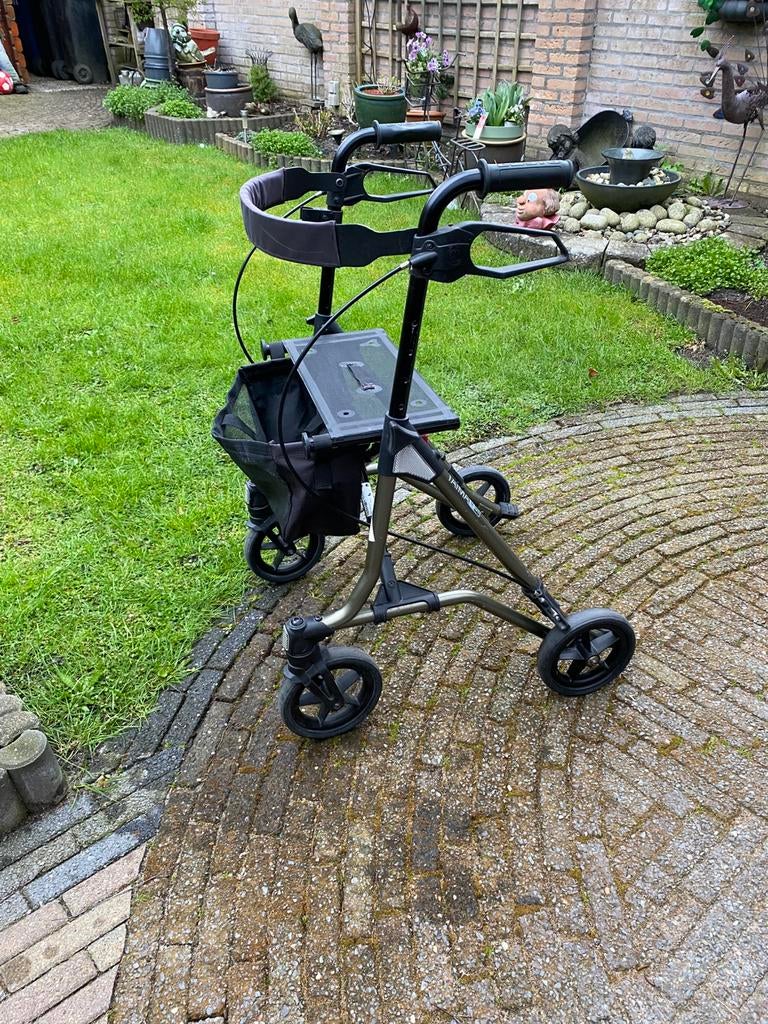 Rollator Dietz lichtgewicht - prima € 75,-, Ophalen, Lichtgewicht, Zo goed als nieuw