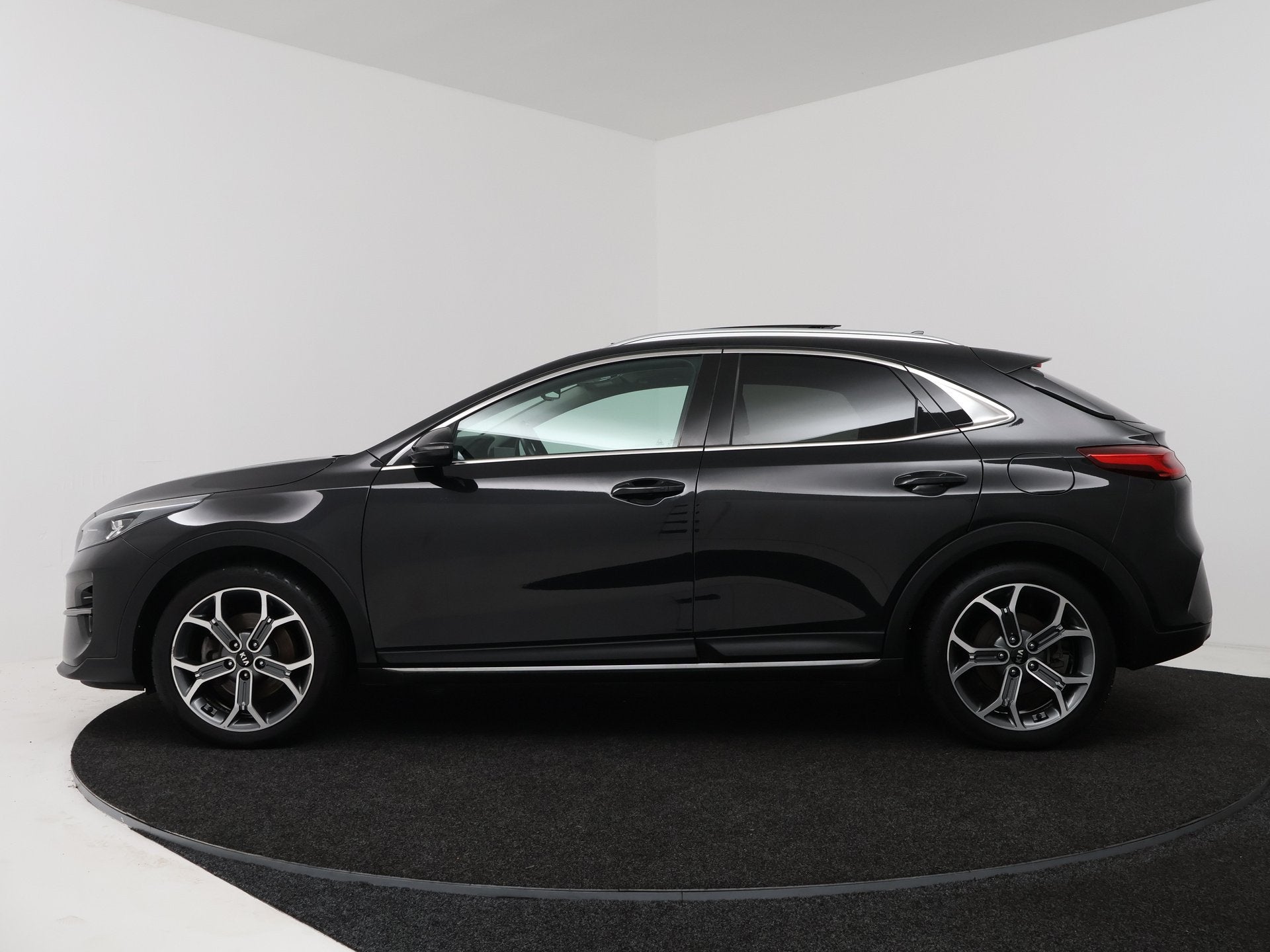 Kia Xceed 1.4 T-GDi ExecutiveLine | Panoramadak | JBL | Stoe, Auto's, Voorwielaandrijving, 4 cilinders, Zwart, Bedrijf