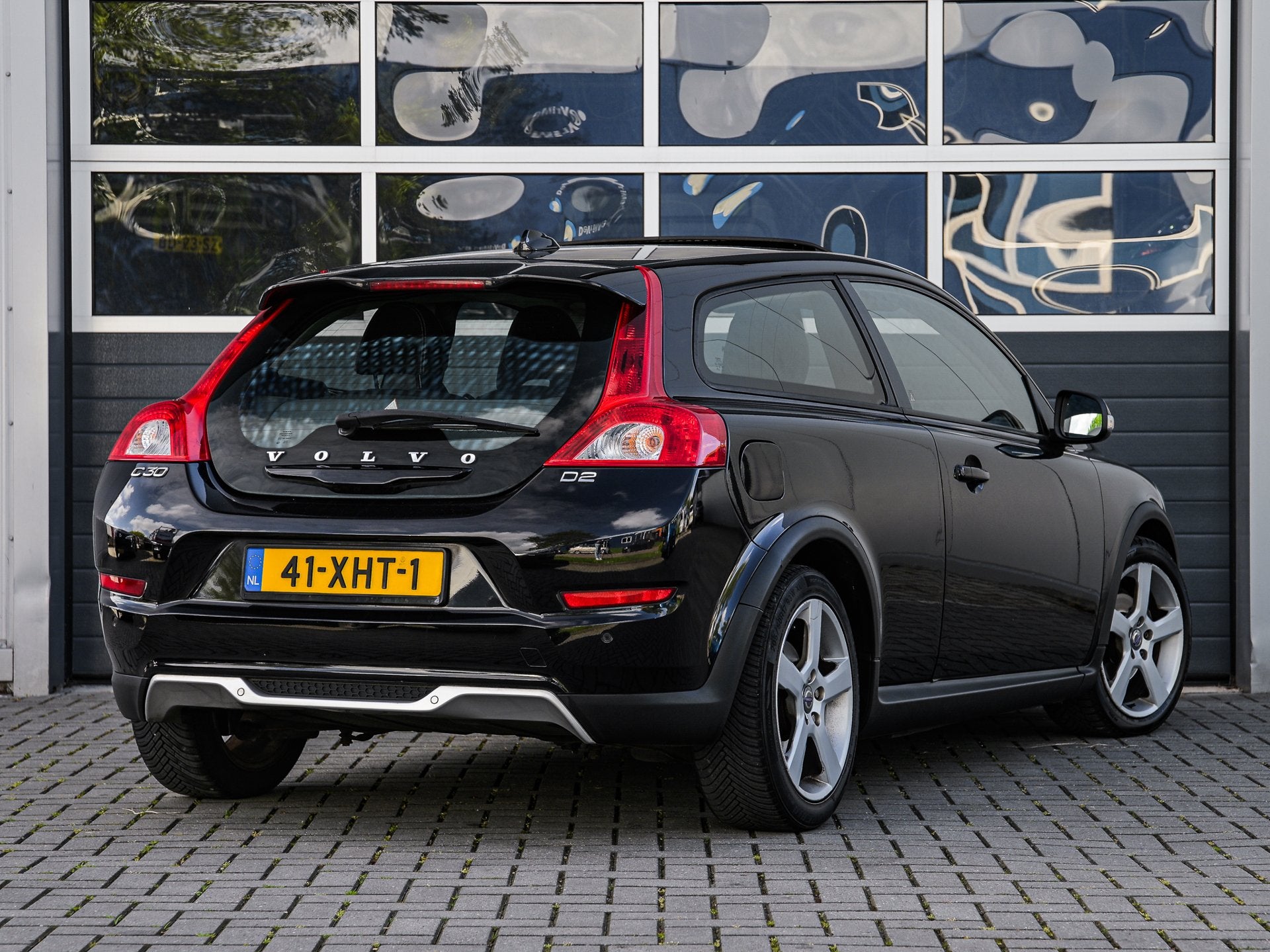 Volvo C30 1.6 D2 R-edition | Schuifdak | Xenon | Half leder, Auto's, Volvo, Voorwielaandrijving, 28 km/l, Gebruikt, Zwart