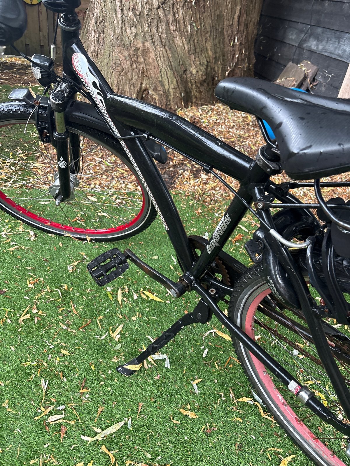 Loeki - met rode velgen en bagagedrager, Gebruikt, Velgrem, Versnellingen, 53 tot 57 cm