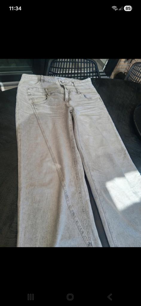 Mooie broek, slechts 2x gedragen - nu te groot!, Overige jeansmaten, Ophalen of Verzenden, Zo goed als nieuw, Grijs