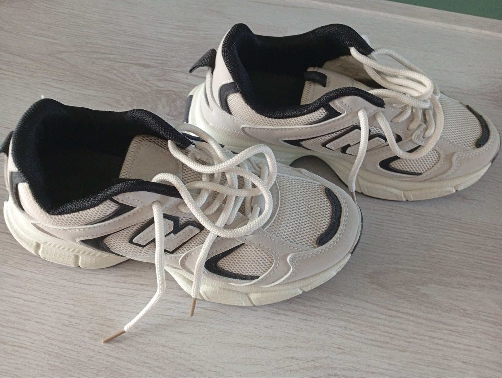 Wit beige sneakers, MT 37, Ophalen, Wit, Nieuw, Sneakers of Gympen