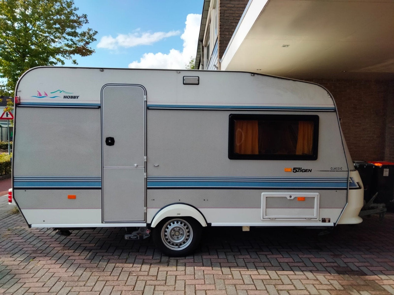 Hobby 400 T Classic, Caravans en Kamperen, Caravans, Schokbreker, Rondzit, Hobby, Omvormbare zithoek