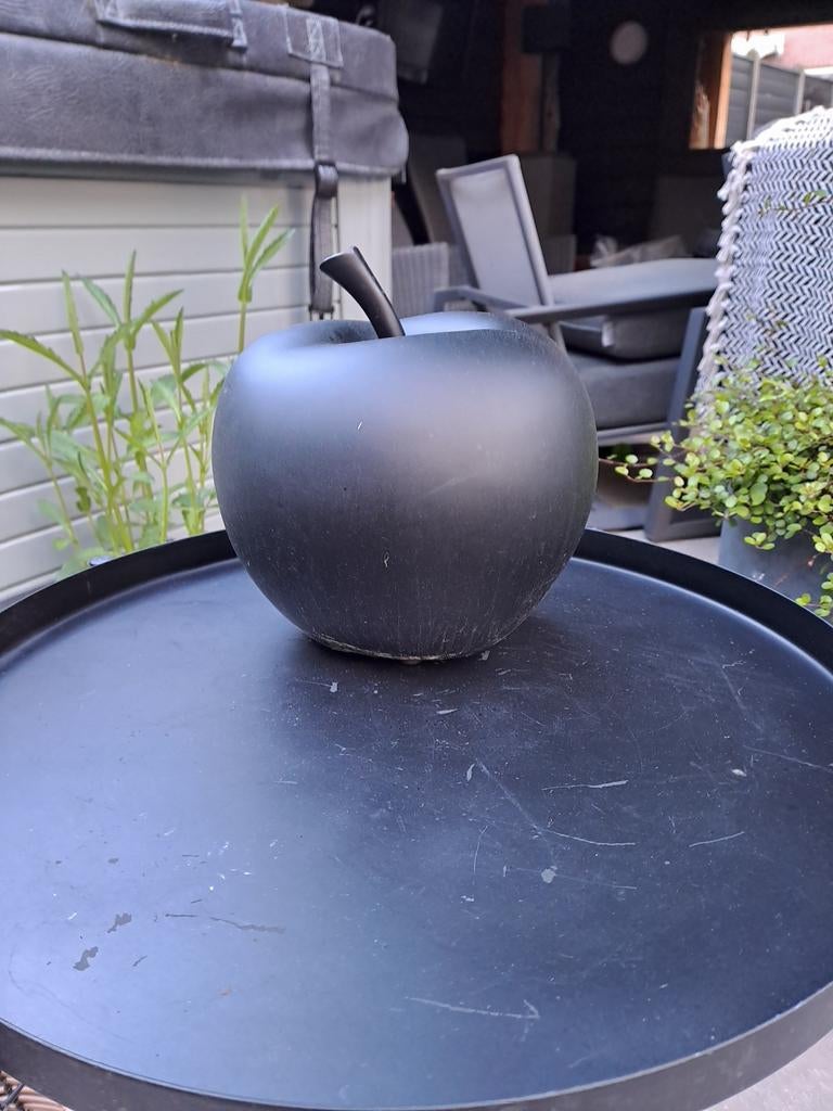Grote mat zwarte appel van kunststof - decoratie, Ophalen of Verzenden