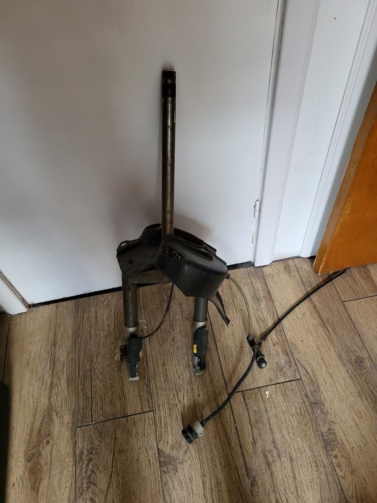 Voorvork Piaggio Typhoon met remhendel, klauw en reservoir, Fietsen en Brommers, Brommeronderdelen | Scooters, Ophalen of Verzenden