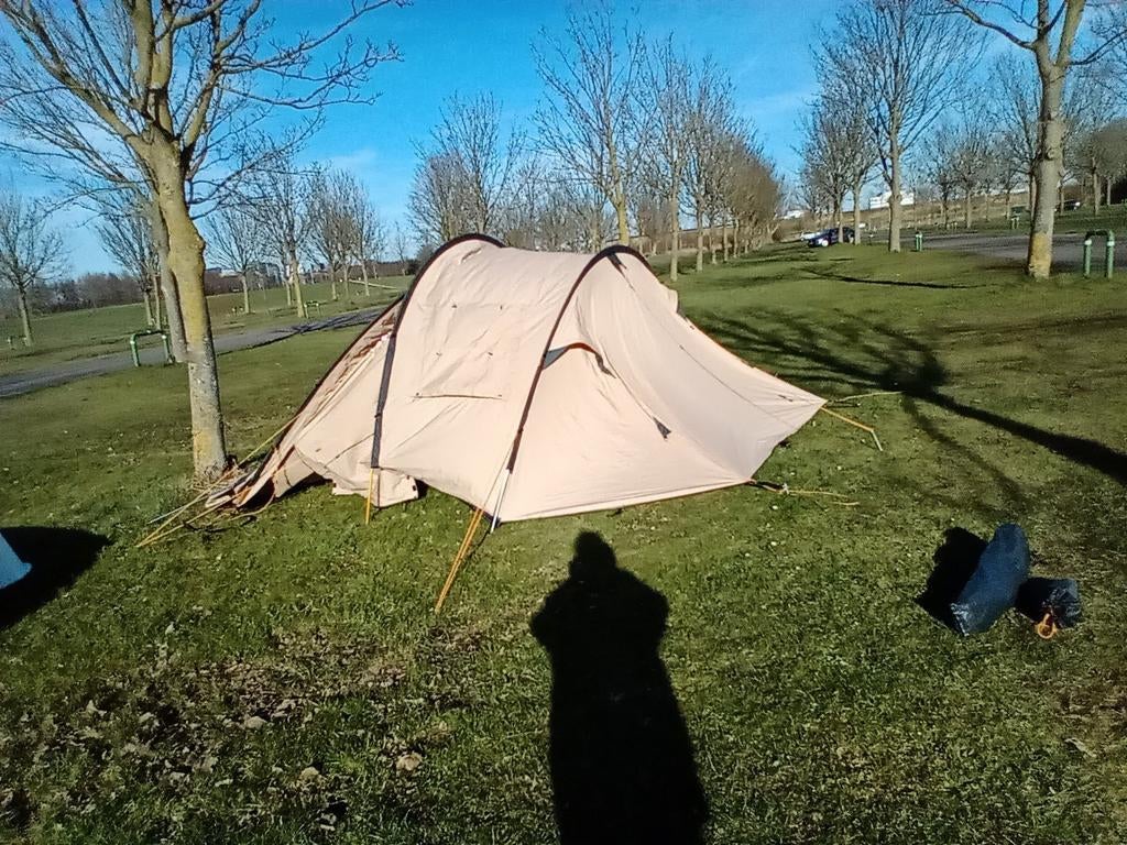 Eureka tunnel tent 2 cabins, Caravans en Kamperen, Tenten, Ophalen