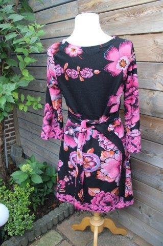 Jurk zwart/ roze Palme mt M/L winter vaste prijs, Kleding | Dames, Jurken, Maat 38/40 (M), Palme, Zwart, Ophalen of Verzenden