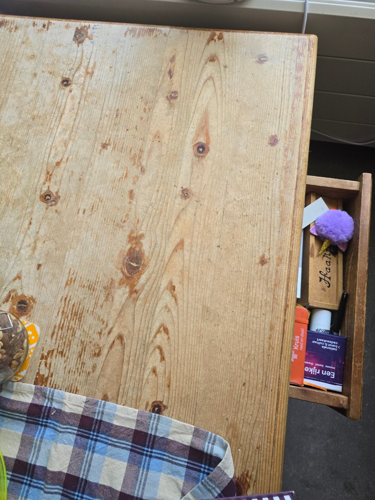 Gratis grenen salontafel, Ophalen