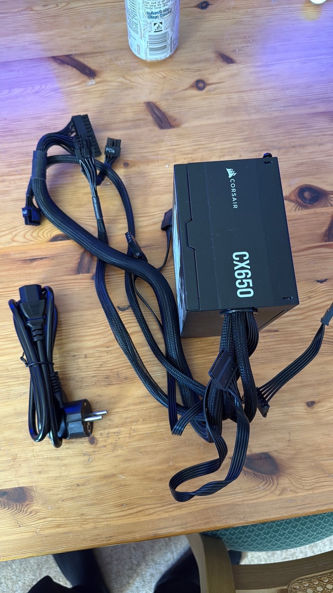650 watt voeding, Computers en Software, Ophalen of Verzenden, Zo goed als nieuw