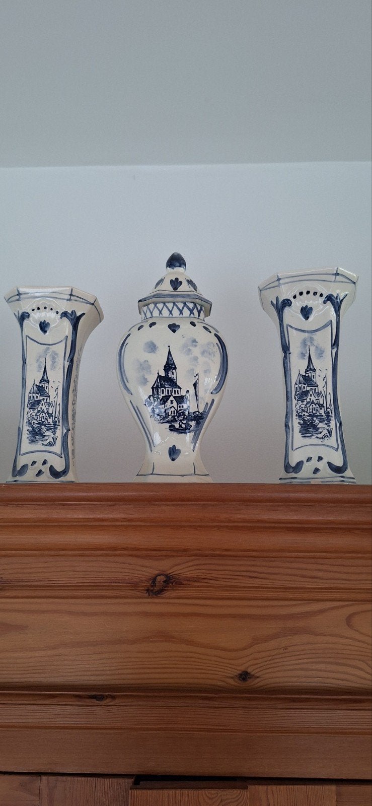 Delfts Blauw vazen en pot met deksel, Antiek en Kunst, Antiek | Vazen, Ophalen