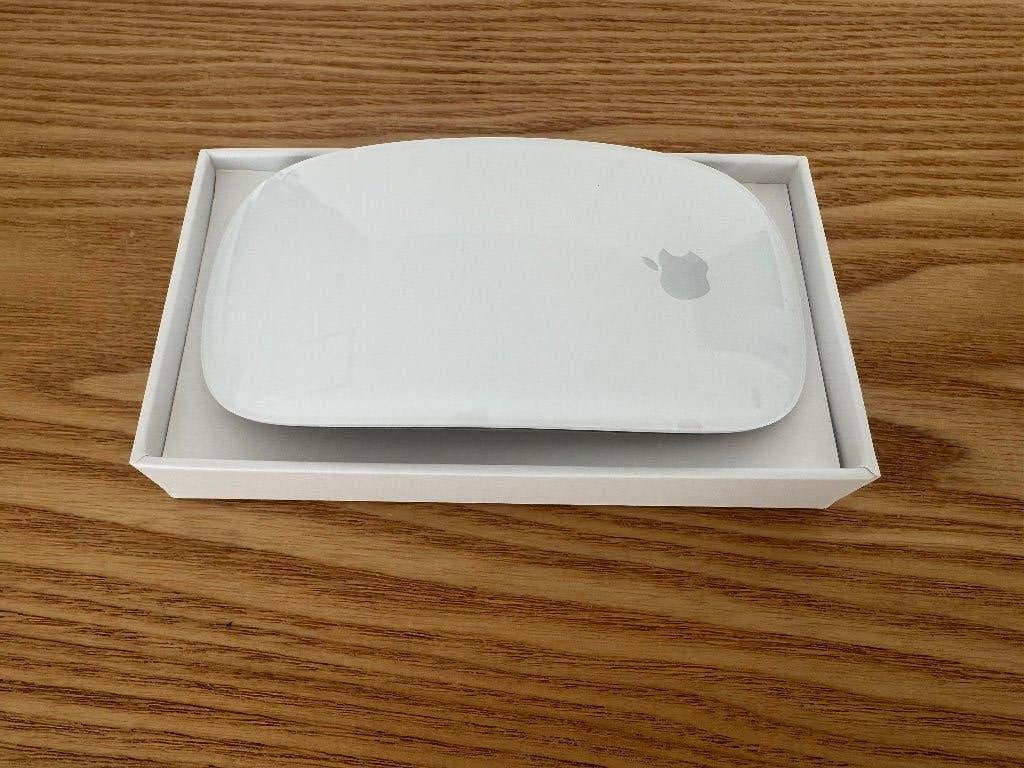 Apple Magic Mouse 2 wit (A1657), Computers en Software, Muizen, Muis, Ergonomisch, Rechtshandig, Ophalen of Verzenden
