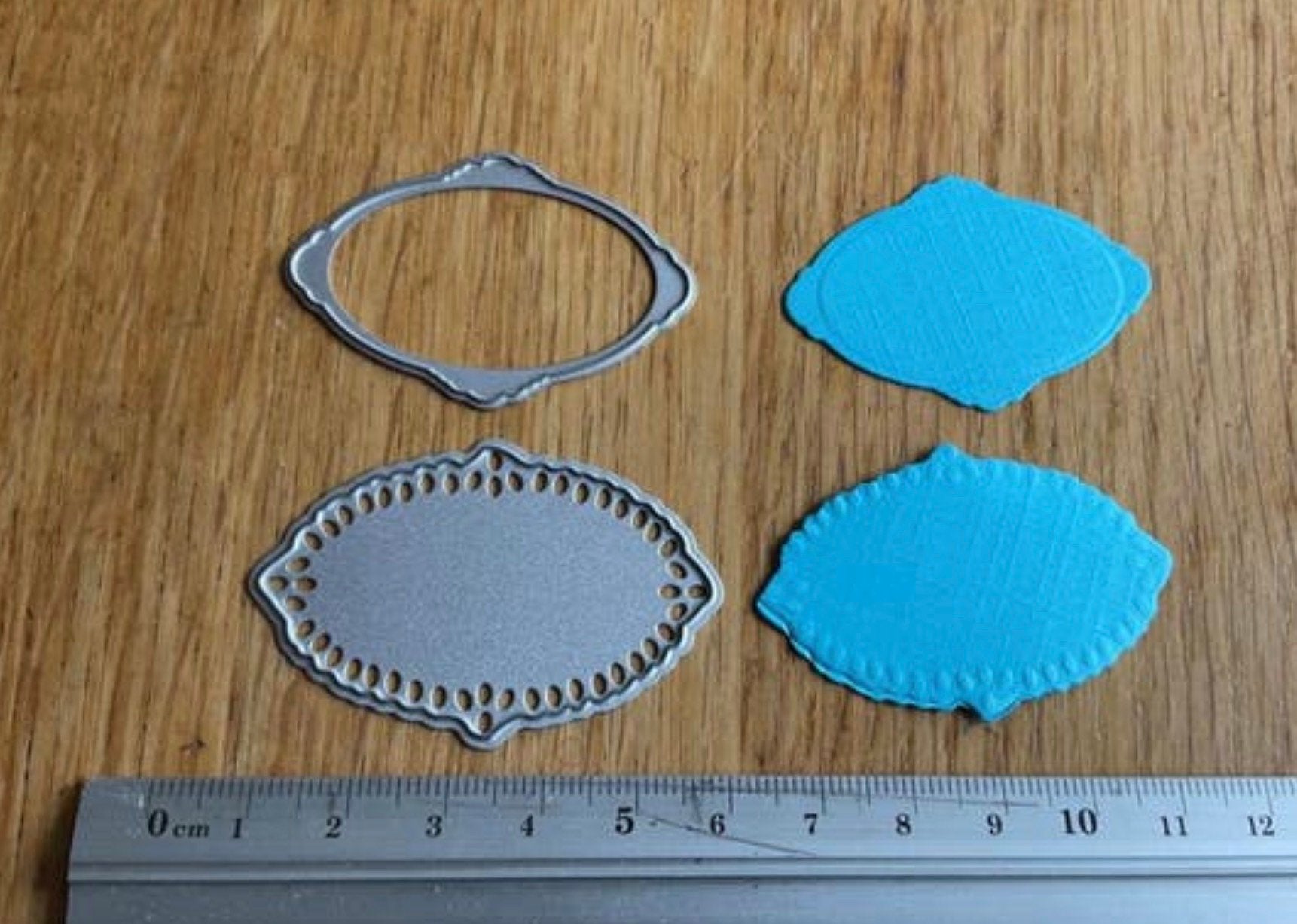 Msnijmal set 2 labels van Memory box 1827, Hobby en Vrije tijd, Kaarten | Zelf maken, Ophalen of Verzenden, Zo goed als nieuw
