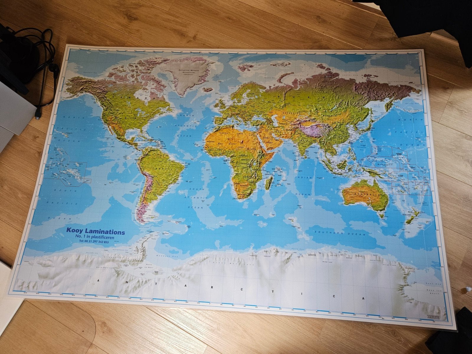 Grote geplastificeerde Wereldkaart - 157x109 cm, Ophalen, 2000 tot heden, Nieuw, Landkaart