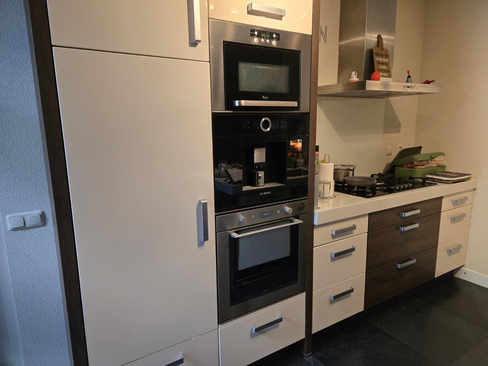 Keuken met eiland, echt van deze tijd., Ophalen, Gebruikt, Composiet, Met kookeiland