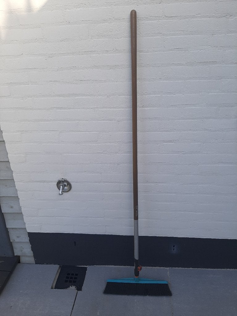 Zachte bezem Gardena met steel, Ophalen, Zo goed als nieuw, Bezem, Gardena