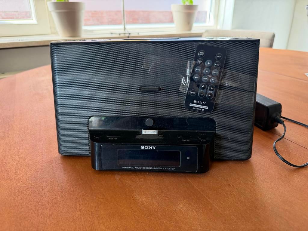 Sony wekker radio voor iPhone of iPod, Ophalen of Verzenden, Gebruikt, Digitaal