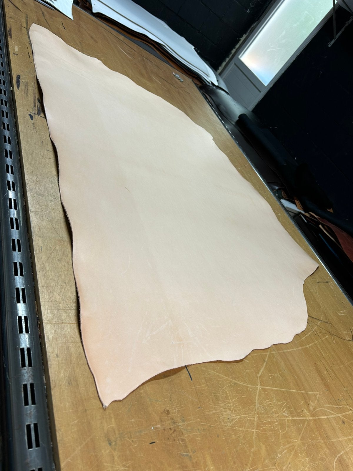 Naturel hele tuigleer 1.9-2 mm dikte half soepel N -1, Leer of Kunstleer, Ophalen of Verzenden, Zo goed als nieuw, 30 tot 120 cm