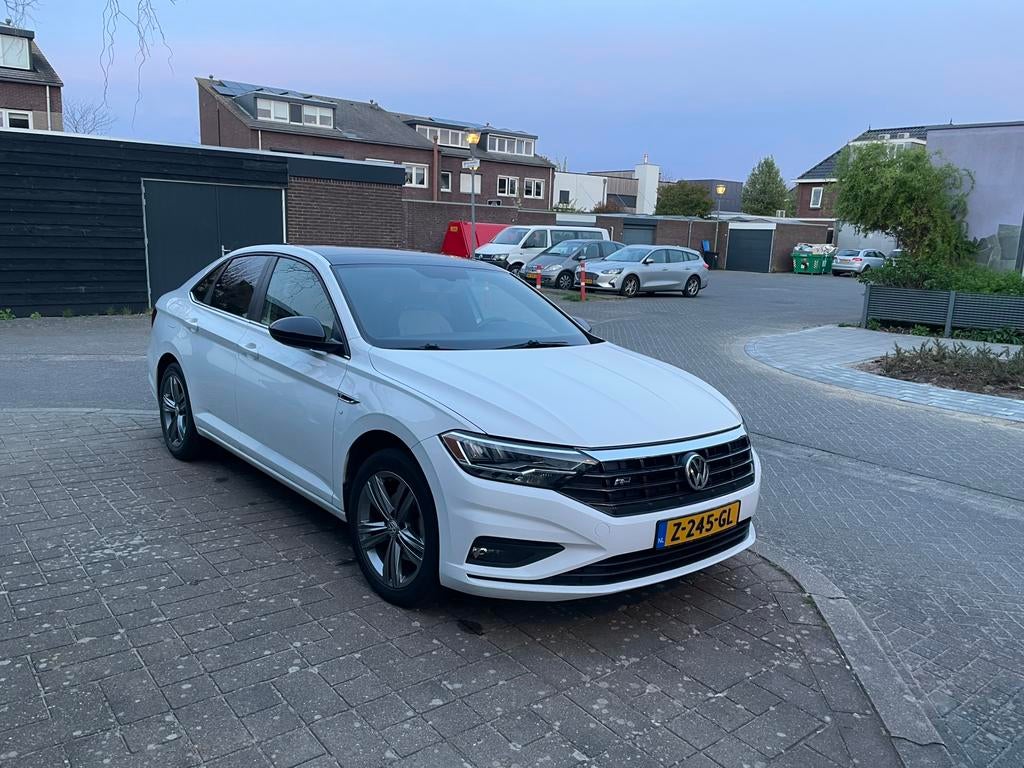 Volkswagen jetta 1.4 tsi Automaat R-Line, 4 cilinders, 150 pk, Wit, Leder