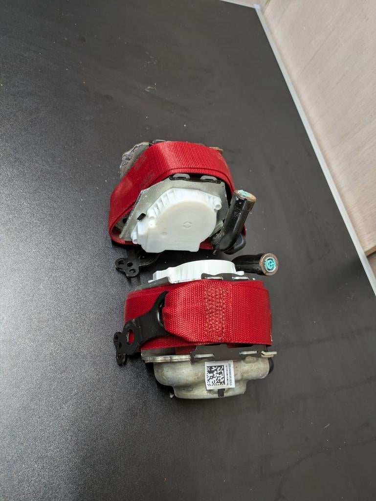 Gordel set rood Mercedes C63s W205 Facelift (2021), Auto-onderdelen, Ophalen of Verzenden