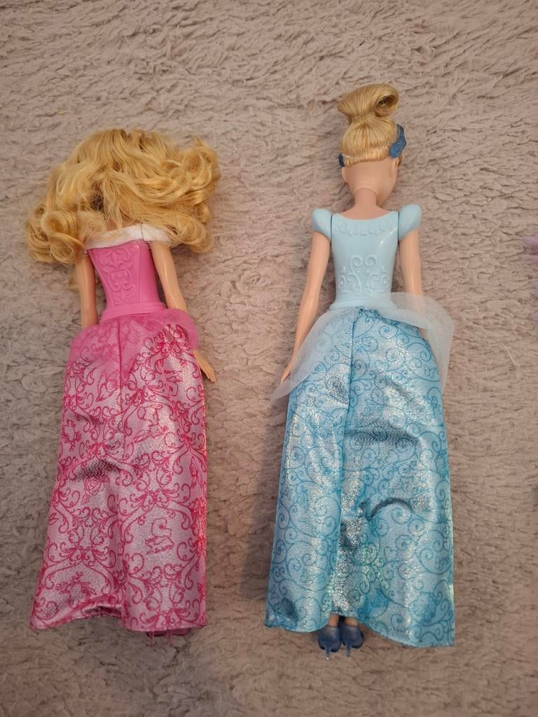 Disney prinsessen poppen set | Aurora & Assepoester | jurk, Ophalen of Verzenden, Zo goed als nieuw, Overige typen